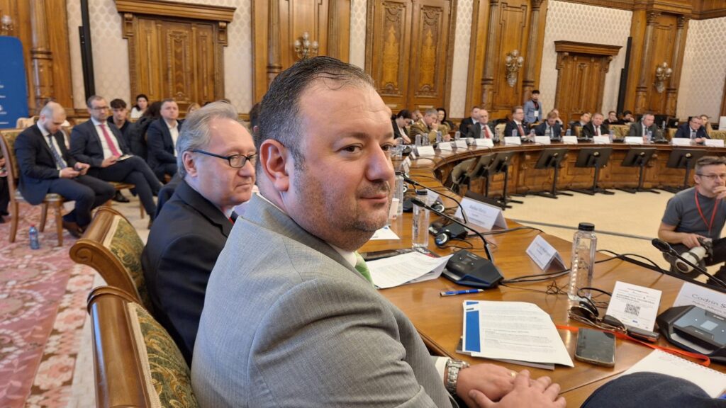 Codrin Scutaru, specialist relații publice: Educația tinerilor trebuie ...